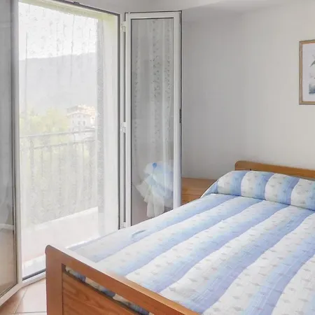 Amazing In Cosio D'arroscia W/ 1 Bedrooms Montegrosso Pian Latte